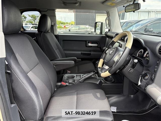 Toyota FJ CRUISER 2013-01 7870485-11