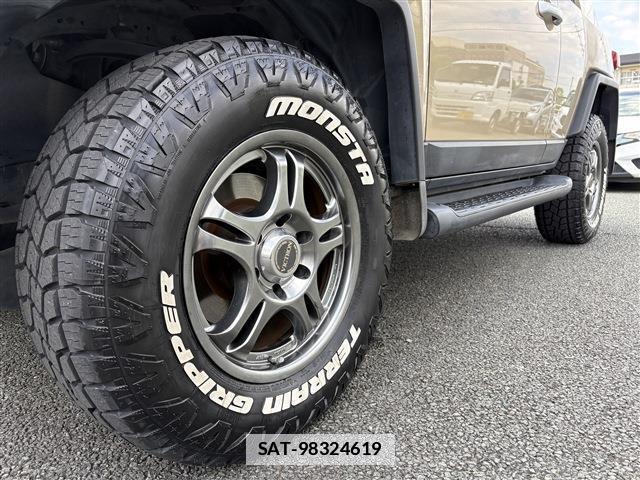 Toyota FJ CRUISER 2013-01 7870485-9