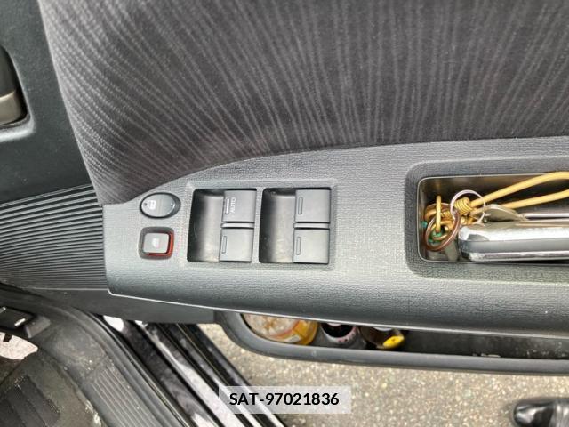 Honda FREED SPIKE 2016-05 7869525-11