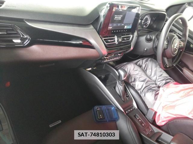 Suzuki Fronx 2025-03 7867703-2