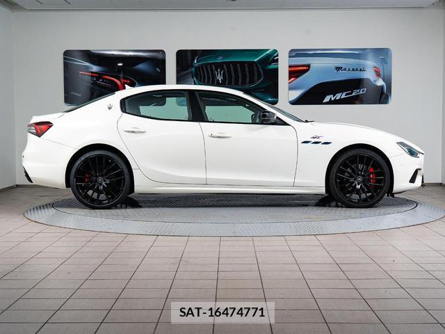 Maserati GHIBLI 2023-08 7870382-15