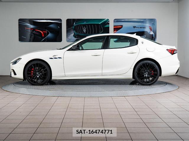 Maserati GHIBLI 2023-08 7870382-16