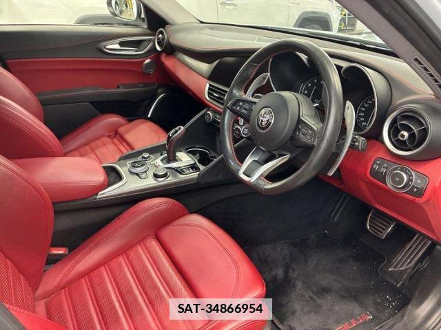 ALFA ROMEO Giulia 2021-06 7871996-3