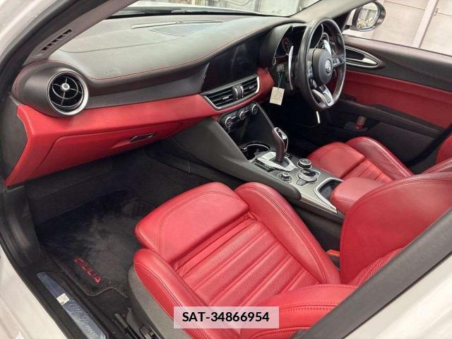 ALFA ROMEO Giulia 2021-06 7871996-6