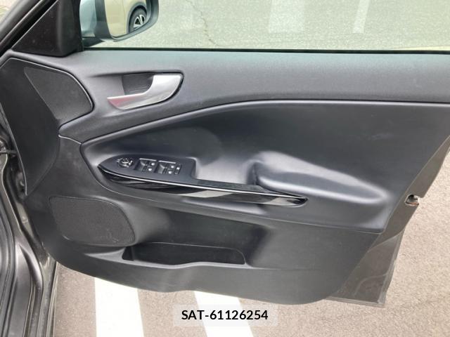 ALFA ROMEO GIULIETTA 2013-03 7870855-15