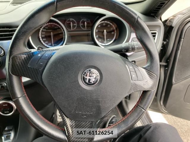 ALFA ROMEO GIULIETTA 2013-03 7870855-16