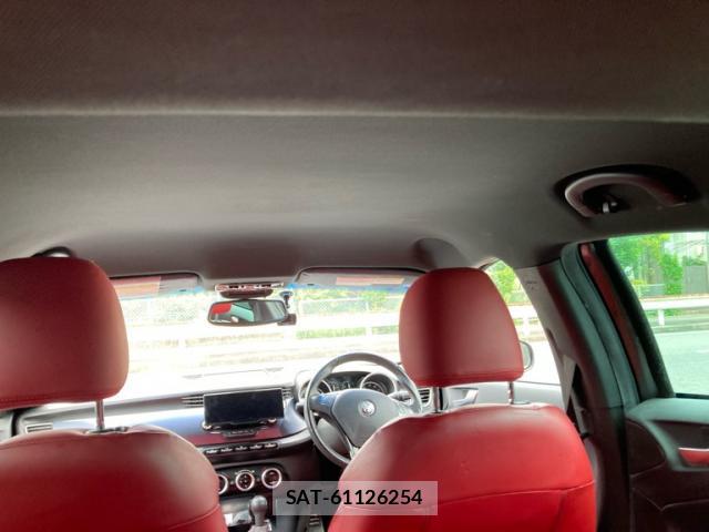 ALFA ROMEO GIULIETTA 2013-03 7870855-7