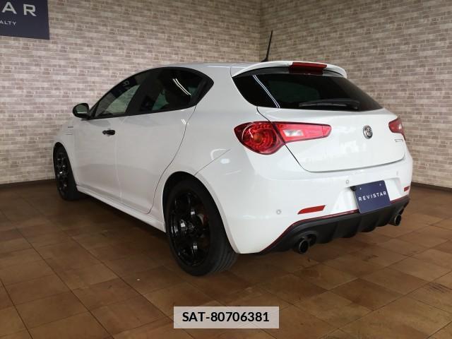 ALFA ROMEO GIULIETTA 2021-06 7872387-5