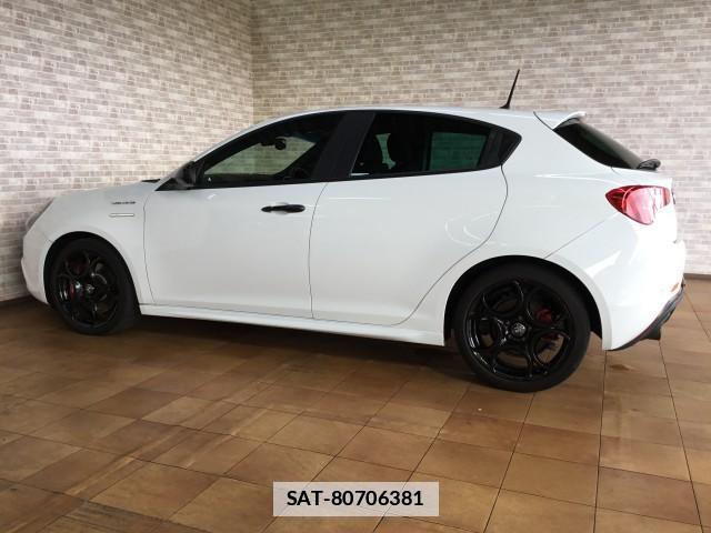 ALFA ROMEO GIULIETTA 2021-06 7872387-7