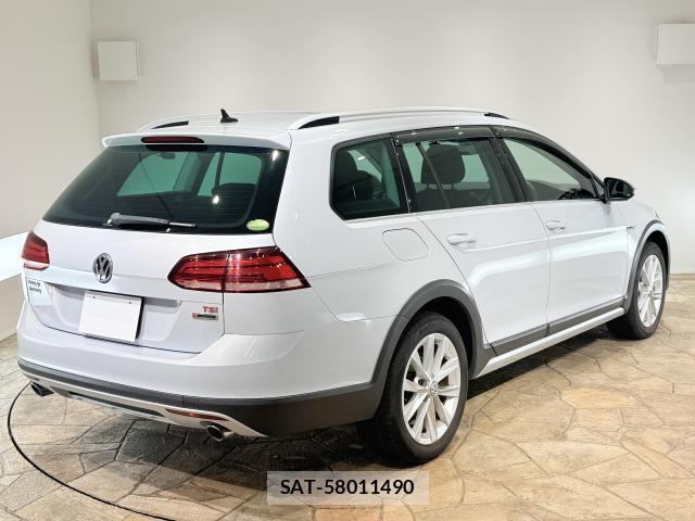 VolksWagen GOLF ALLTRACK 2017-08 7872373-2