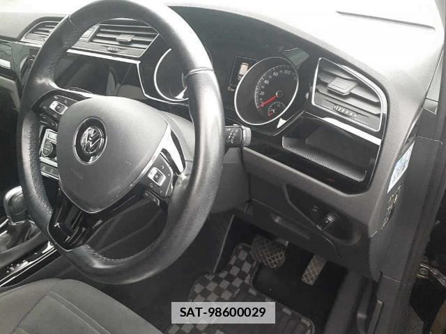 VolksWagen GOLF TOURAN 2018-08 7871184-2