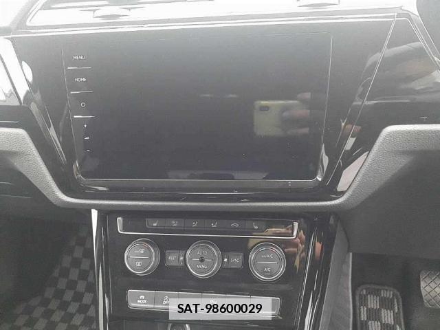 VolksWagen GOLF TOURAN 2018-08 7871184-3