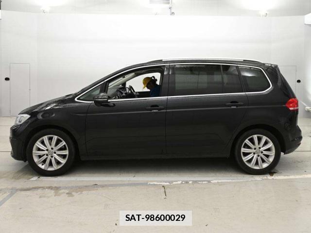 VolksWagen GOLF TOURAN 2018-08 7871184-6