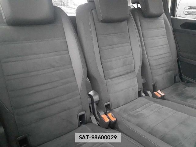 VolksWagen GOLF TOURAN 2018-08 7871184-7
