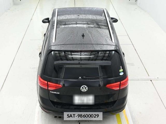 VolksWagen GOLF TOURAN 2018-08 7871184-9