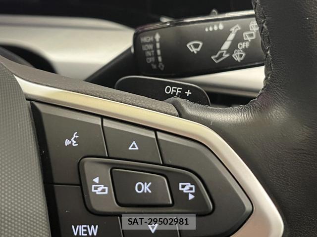 VolksWagen GOLF 2023-10 7871491-11