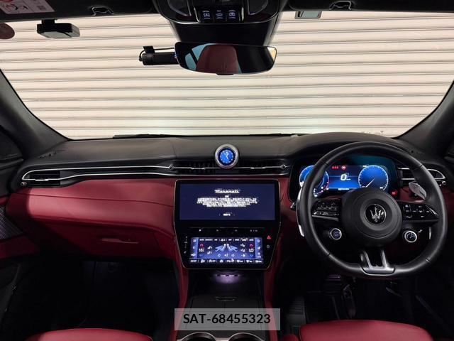 Maserati Grecale 2023-12 7870157-4