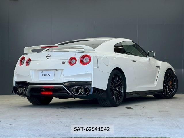 Nissan GT-R 2019-08 7871312-1