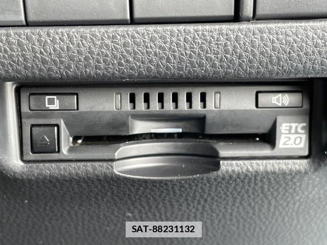 Toyota HARRIER HYBRID 2021-09 7868256-6