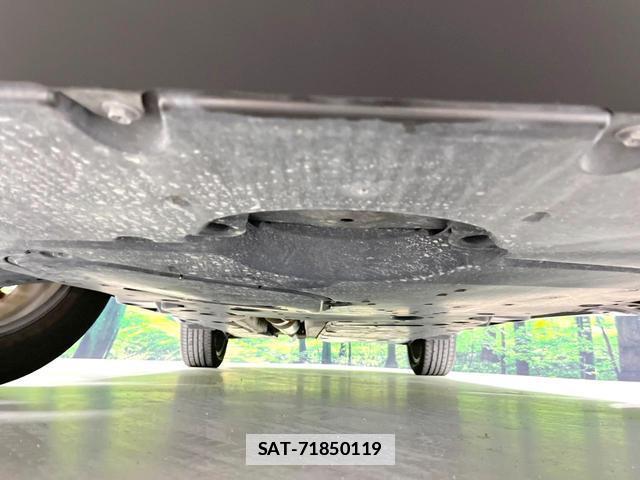 Toyota HARRIER 2021-06 7868214-17