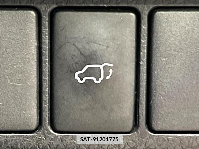 Toyota HARRIER 2017-08 7869283-4
