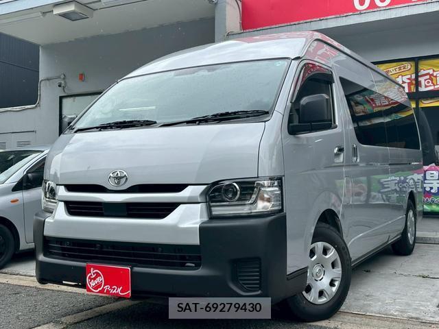 Toyota HIACE COMMUTER 2026-06 7871756-0