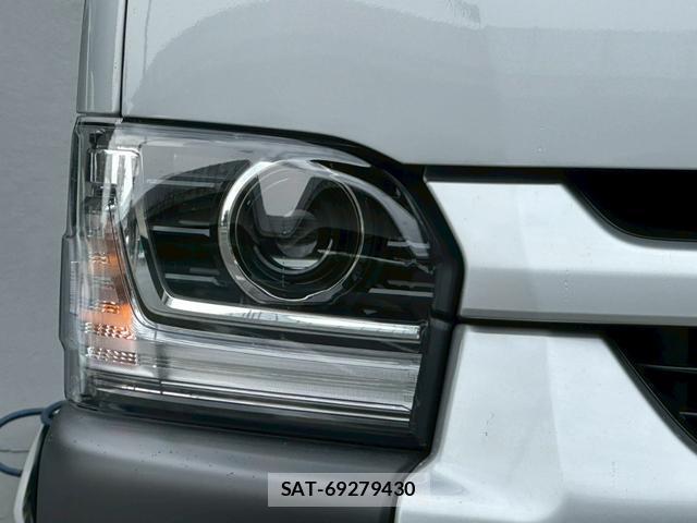 Toyota HIACE COMMUTER 2026-06 7871756-1
