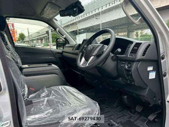 Toyota HIACE COMMUTER 2026-06 7871756-14