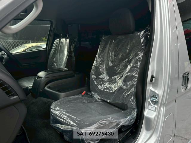 Toyota HIACE COMMUTER 2026-06 7871756-16