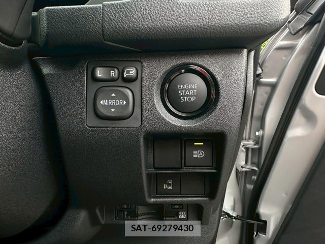 Toyota HIACE COMMUTER 2026-06 7871756-3