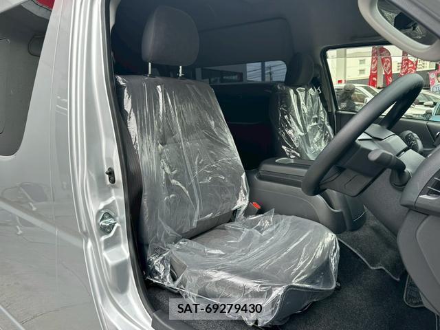 Toyota HIACE COMMUTER 2026-06 7871756-6
