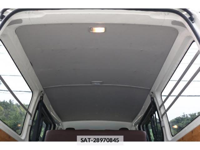 Toyota HIACE VAN 2017-10 7866888-19