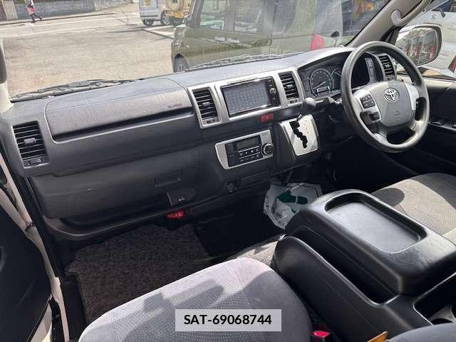 Toyota HIACE VAN 2016-11 7867787-5