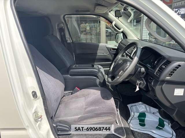 Toyota HIACE VAN 2016-11 7867787-9