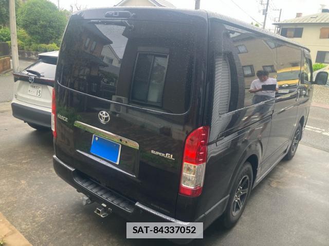 Toyota HIACE VAN 2024-04 7868840-3
