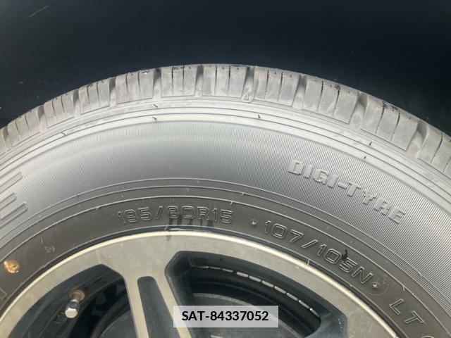 Toyota HIACE VAN 2024-04 7868840-5