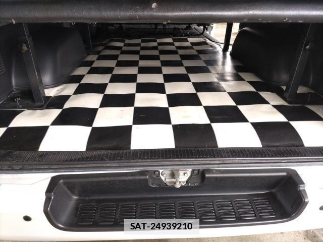 Toyota HIACE VAN 2012-03 7870255-17