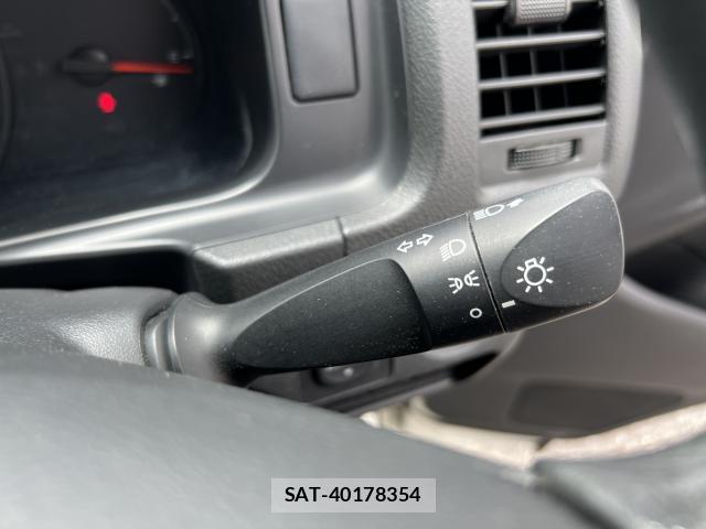 Toyota HIACE VAN 2015-11 7872129-12