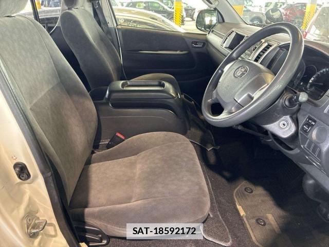 Toyota HIACE WAGON 2015-11 7871256-3