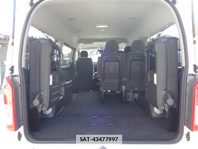 Toyota HIACE WAGON 2024-02 7872674-12