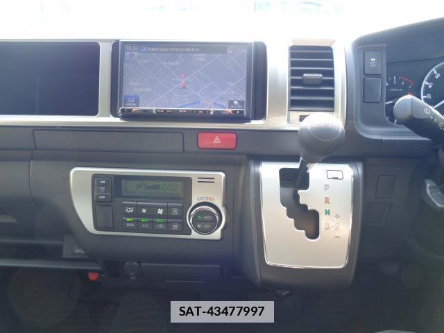 Toyota HIACE WAGON 2024-02 7872674-15