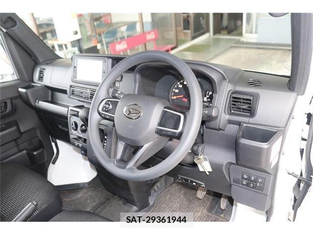 Daihatsu HIJET CARGO 2023-08 7871422-8