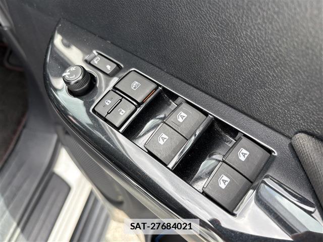 Toyota HILUX 2021-06 7870480-14