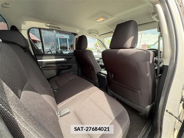 Toyota HILUX 2021-06 7870480-17