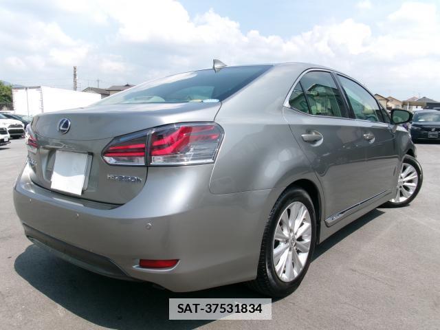 Lexus HS 2016-03 7868959-1