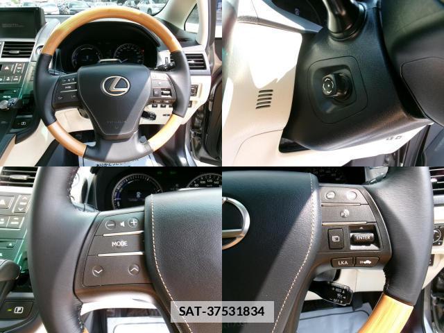 Lexus HS 2016-03 7868959-13
