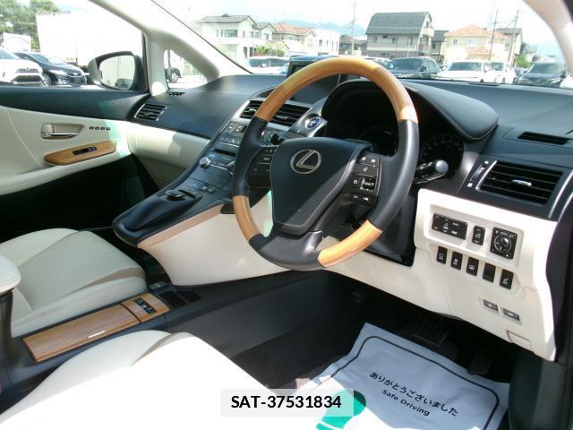 Lexus HS 2016-03 7868959-2