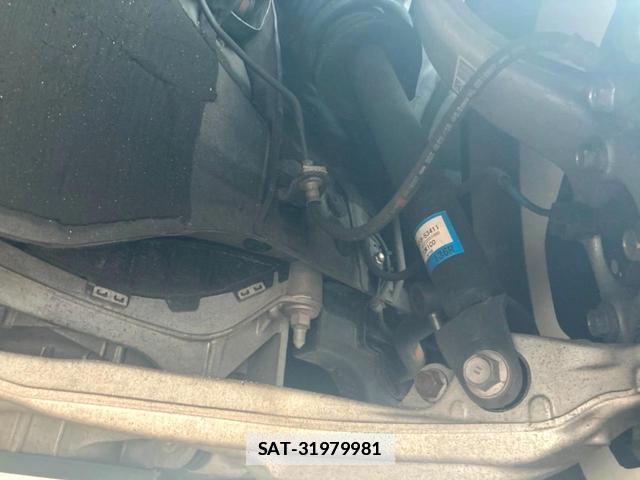 Lexus IS 2018-02 7868343-19