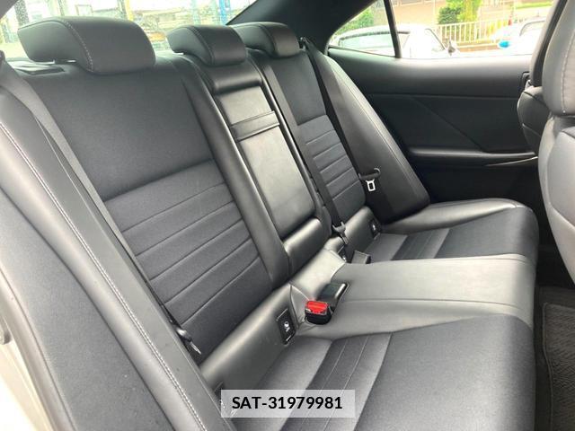 Lexus IS 2018-02 7868343-8
