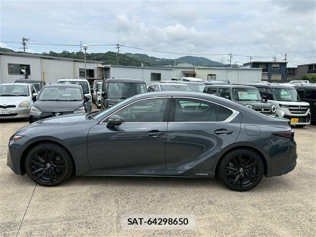 Lexus IS 2021-06 7871475-10